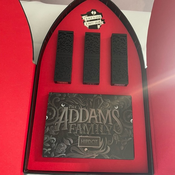 HIPDOT x Addams Family Limited Edition Makeup Set 3 Lipsticks Pin And Eyeshadow - Picture 3 of 15
